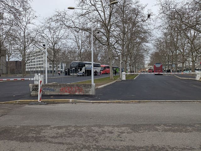 Gare routière internationale de Gerland.