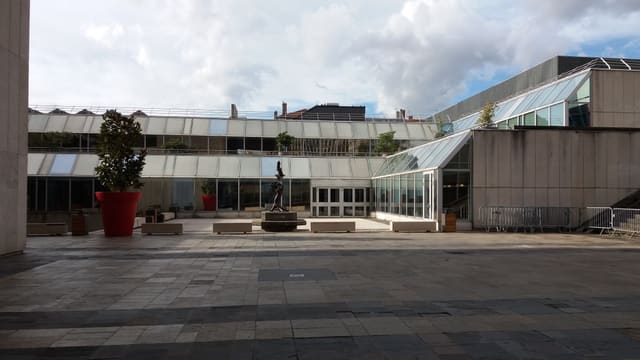 L'Hôtel de la Métropole de Lyon et son esplanade, dans le 3e arrondissement