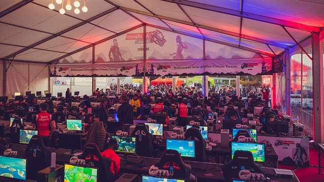 Die A1 eSports Arena im Jahr 2019. Rund 5.400 SpielerInnen nahmen an dem Wochenende am Turnier teil.