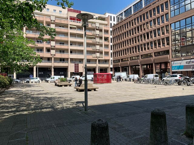 Place de Milan (Lyon), avril 2019.