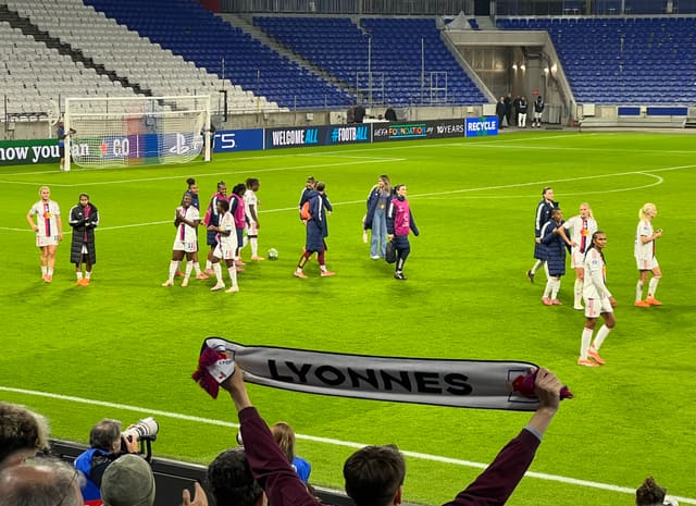 Match football féminin au stade Groupama.