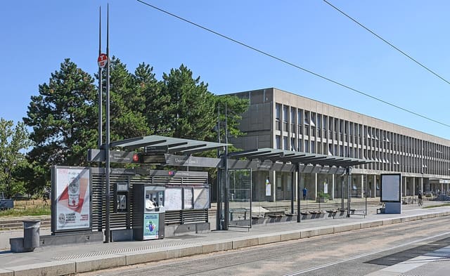 University Claude-Bernard-Lyon-1, campus of La Doua: Tramway stop and Jean-Braconnier building.