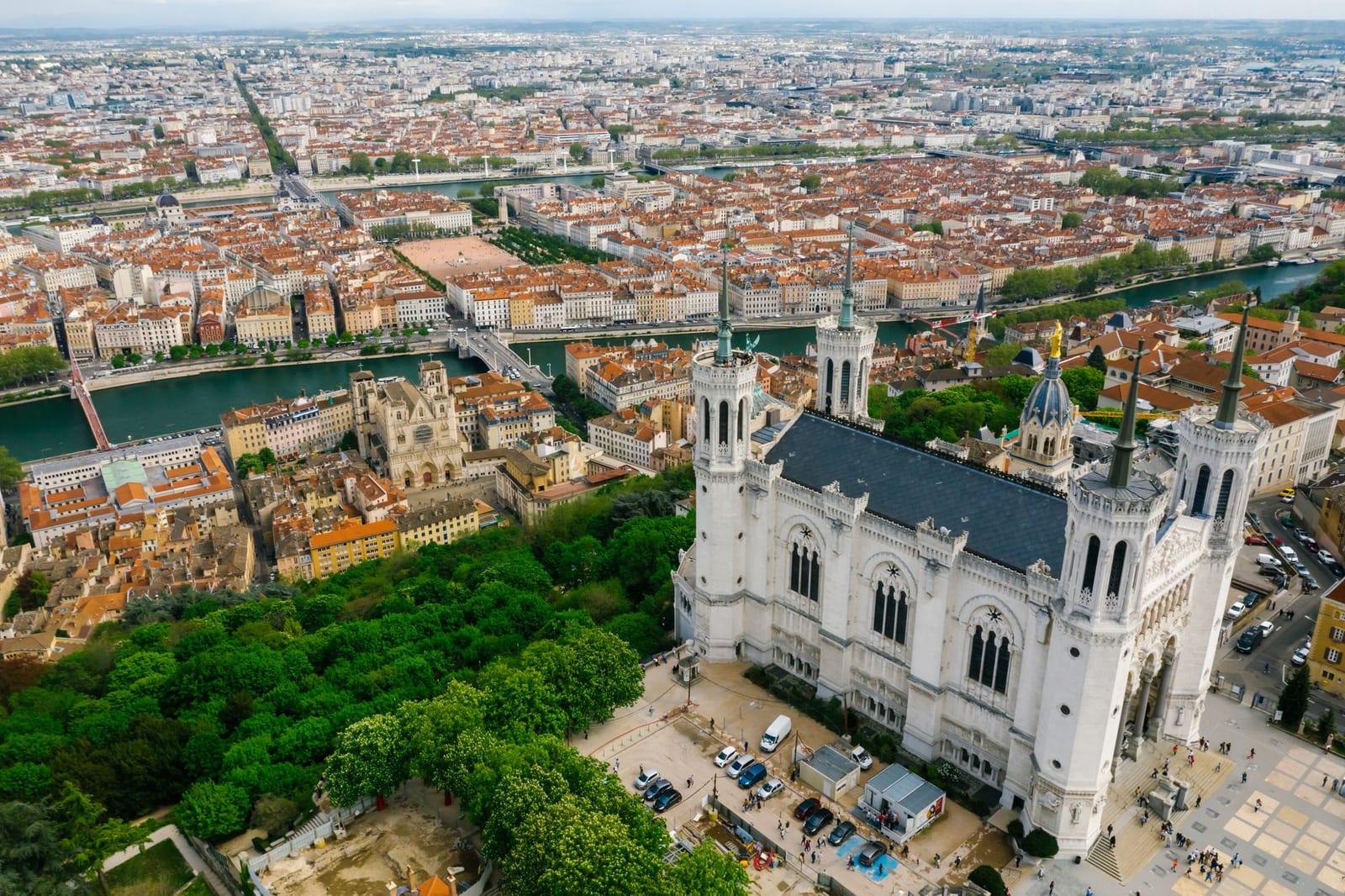 Vue aérienne Lyon basilique Fourvière cityscape.