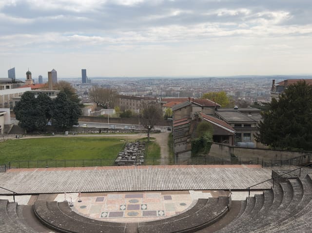 Vue panoramique de Lyon et de la Métropole depuis la colline de Fourvière