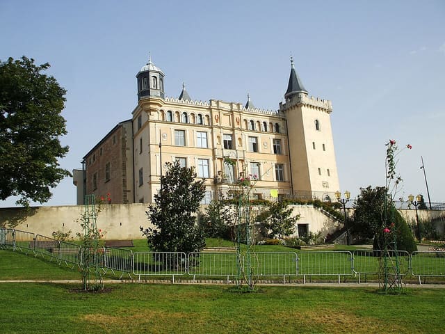 Vue de la face Ouest du château de Saint-Priest