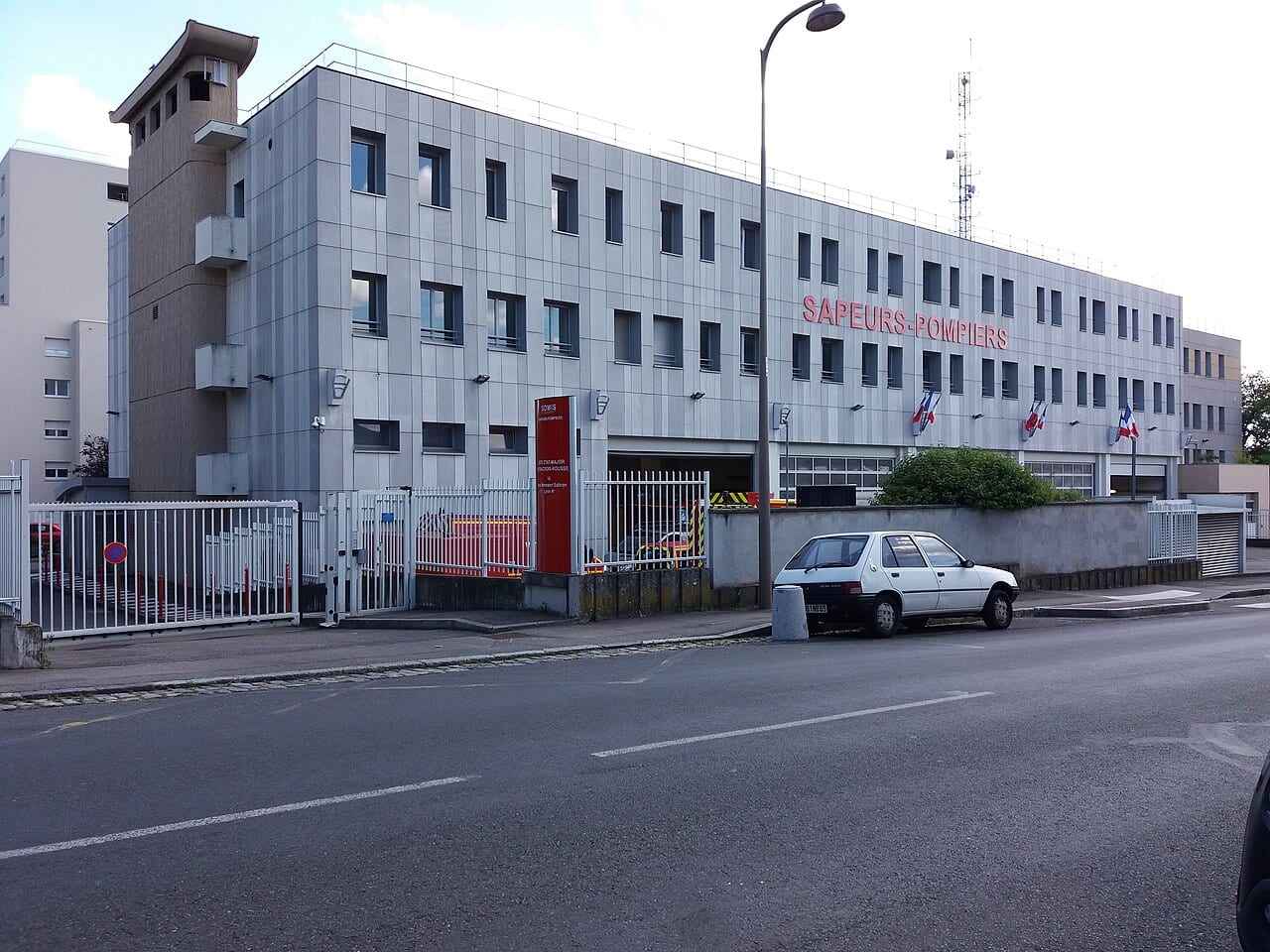 Site état-major Lyon-Croix-Rousse des sapeurs-pompiers (SDMIS).