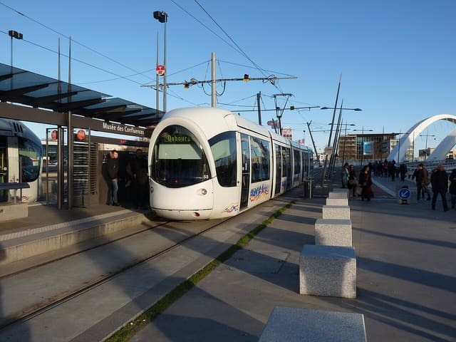 Arrêt de tramway au sud extrême de la presqu'île lyonnaise