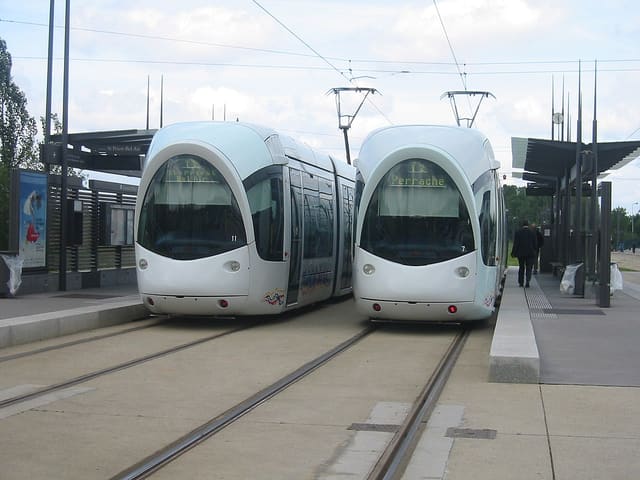 Tramway de Lyon, ligne T2, station Porte des Alpes.